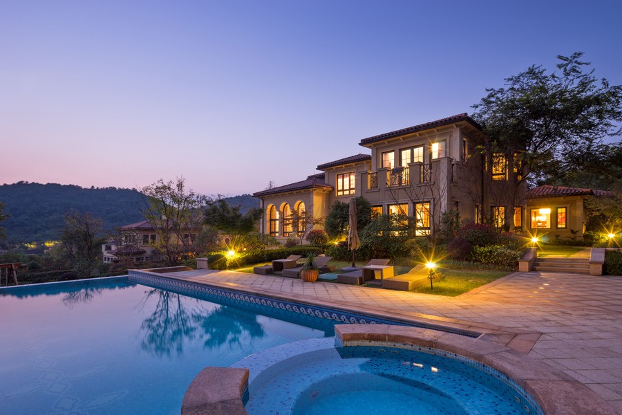 SUTEGR_FEBRUARY_GlowBlog1_LightingControl_SonomaCA_PHOTO
